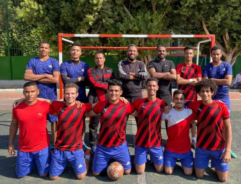 منتخب الكلية لخماسي كرة القدم يفتتح دوري الجامعة بخماسية نظيفة ع كلية الصيدلة