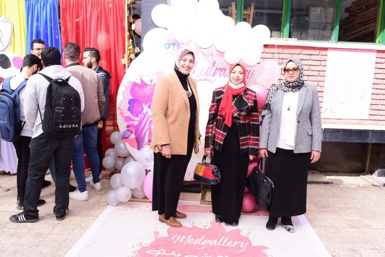 طلاب كلية التربية النوعية يشاركون في مسابقة “متخبيش وشك”