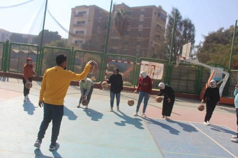 فعاليات معسكرات التدريب لطلاب الكلية بتدريب كرة السلة طالبات