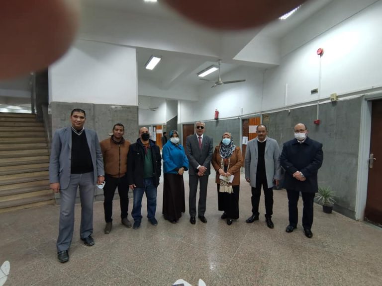 نائب رئيس الجامعة لشئون التعليم والطلاب يتابع اختبارات الفصل الدراسي الأول