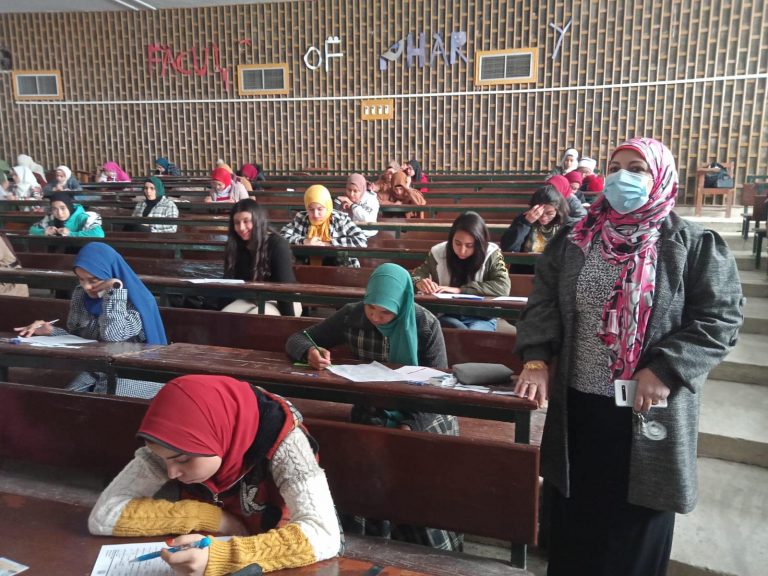 فعاليات اليوم الأول للامتحانات النظرية للفرقتين الاولى والثانية