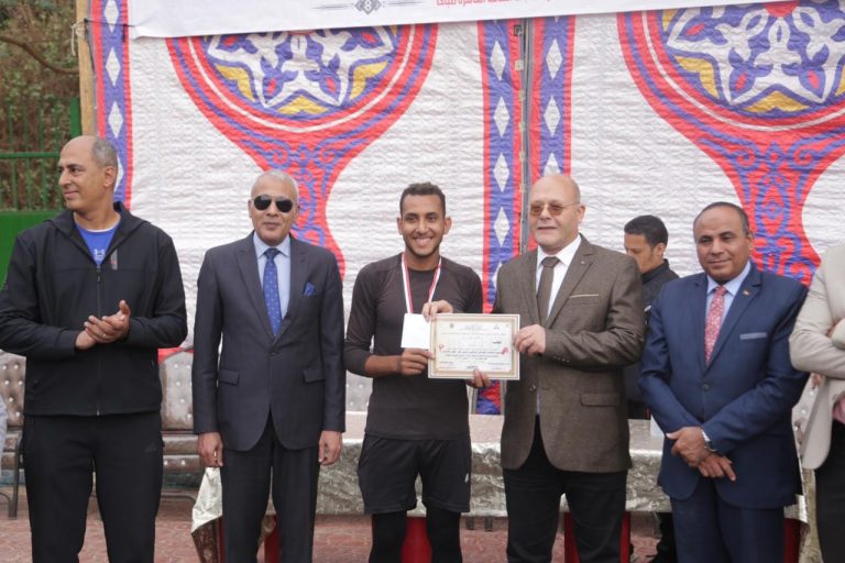 حصول الطالب محمود عابد بالمركز الأول في بطولة الجامعة Be Fet