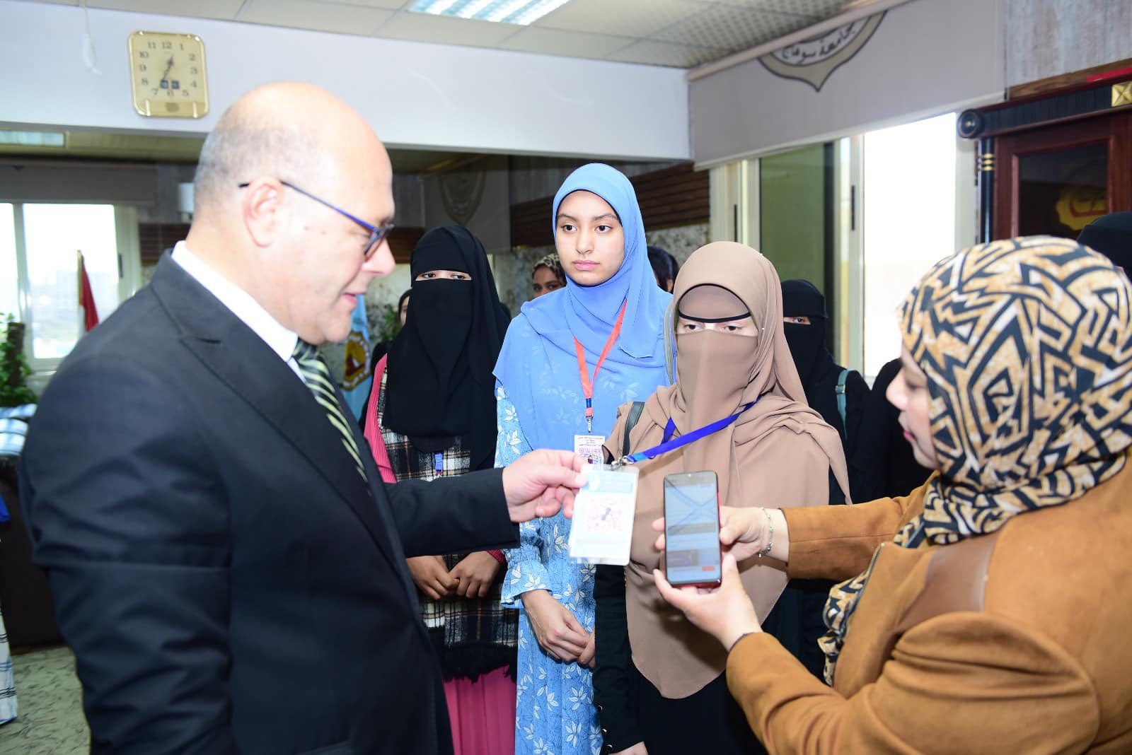 *سفيرات التربية النوعية بسوهاج ينتجن مستحضرات تجميل ووجبات غذائية صحية مستدامة، والنعماني يشيد بمشروعاتهم البحثية*