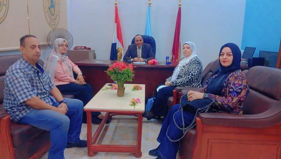 خالد عبد اللطيف عمران يترأس اجتماع لجنة شئون الطلاب بكلية التربية النوعية.