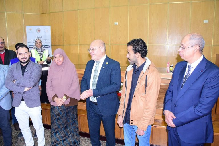 انطلاقة قوية للمرحلة الثانية لبرنامج اختراق سوق العمل بجامعة سوهاج والنعماني يعدّ الطلاب بفرص أوسع في سوق العمل عقب انتهاء التدريب