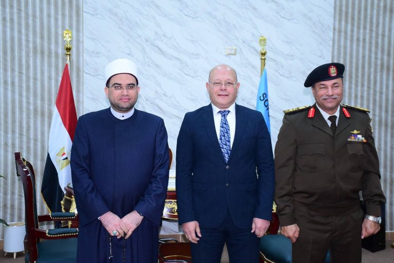 الشيخ أحمد البصيلي يناقش قضايا الشباب حول الدين وبناء الوعي في ندوة بجامعة سوهاج