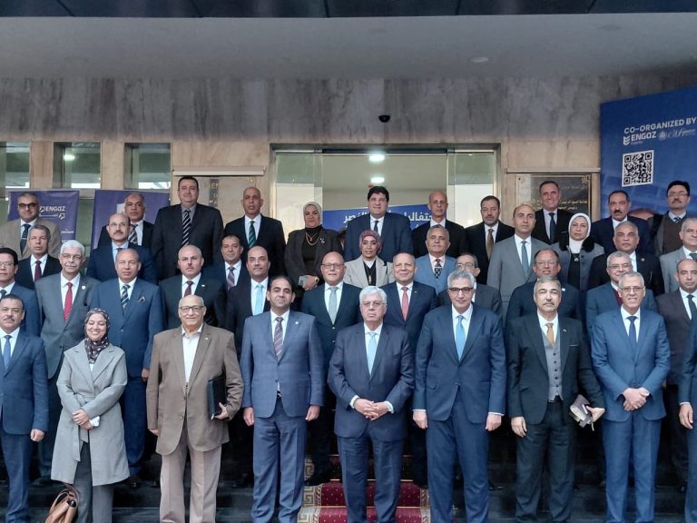 بحضور وزير التعليم العالي رئيس جامعة سوهاج يشارك باجتماع المجلس الأعلى للجامعات بجامعة بورسعيد