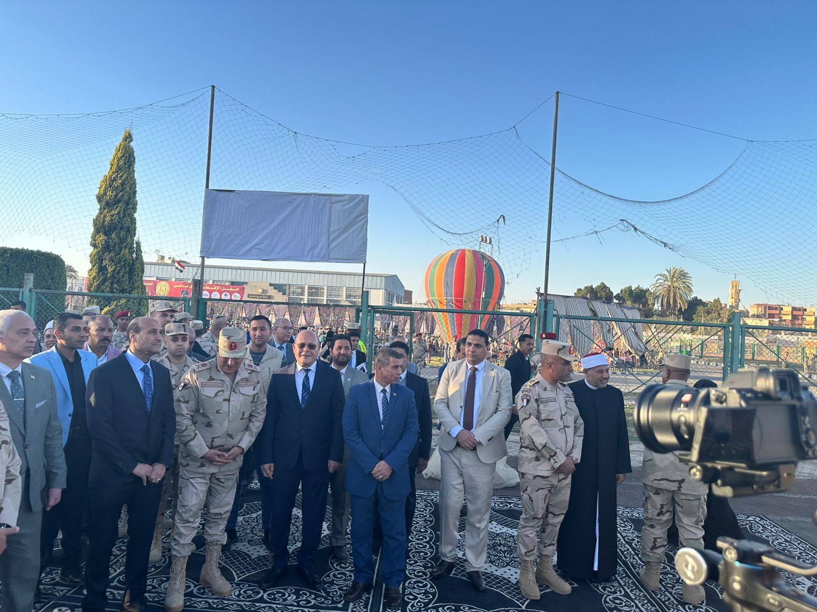 رئيس جامعة سوهاج يشارك باحتفالية المنطقة الجنوبية العسكرية لدعم ثمانية آلاف أسرة من الأسر الأولى بالرعاية