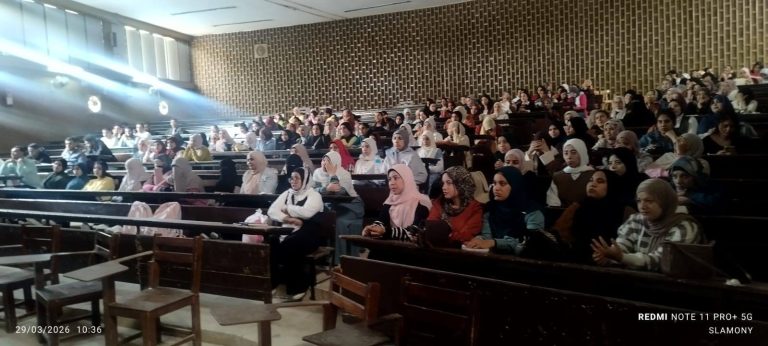 في إطار حرص جامعة سوهاج على انتظام العملية التعليمية، أجرى الأستاذ الدكتور خالد عبد اللطيف عمران نائب رئيس الجامعة وعميد كلية التربية النوعية بجامعة سوهاج جولة تفقدية لمتابعة سير الدراسة عقب إجازة عيد الفطر المبارك