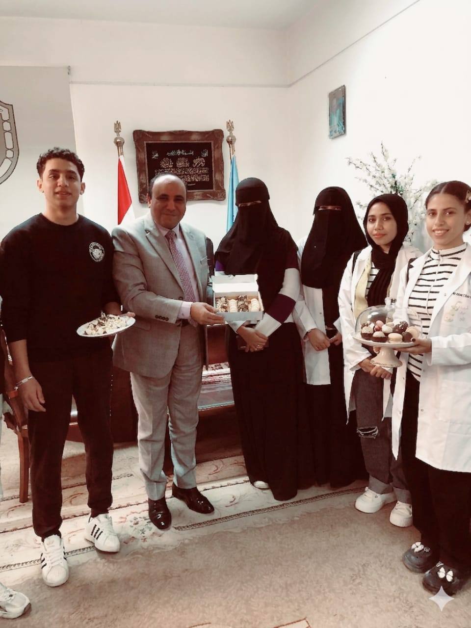 إبداعات طلاب اقتصاد منزلي بجامعة سوهاج تتألق في إنتاج المخبوزات ضمن مقرر إعداد أطعمة