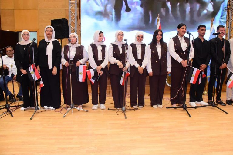 في حب مصر واحتفالًا بنصر أكتوبر.. النعماني يشهد حفل كورال جامعة سوهاج وسط تفاعل طلابي وأجواء وطنية
